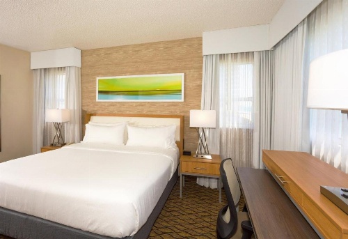 Holiday Inn Miami Beach-Oceanfront image 10